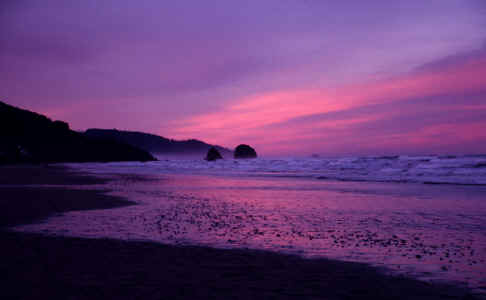 Cannon Beach Morning.jpg (71362 bytes)