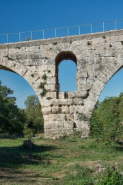 Pont Julien-2